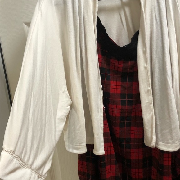 Read tartan plaid tank and white bolero - Picture 3 of 5
